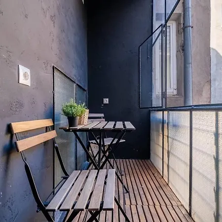 Stunning Luxury 3 Bedroom In The Heart Of Town *